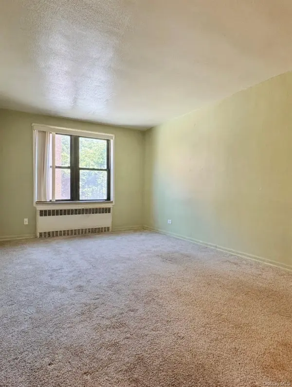 150-29 72nd #3E, Kew Garden Hills, NY 11367