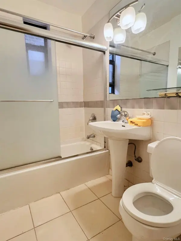 150-29 72nd #3E, Kew Garden Hills, NY 11367