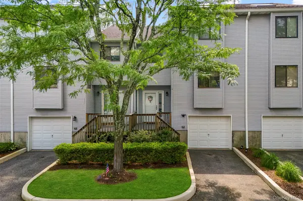 59 Chester LN, Nanuet, NY 10954
