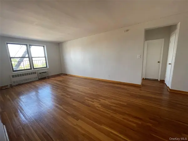 102-30 Queens Blvd #5L, Forest Hills, NY 11375