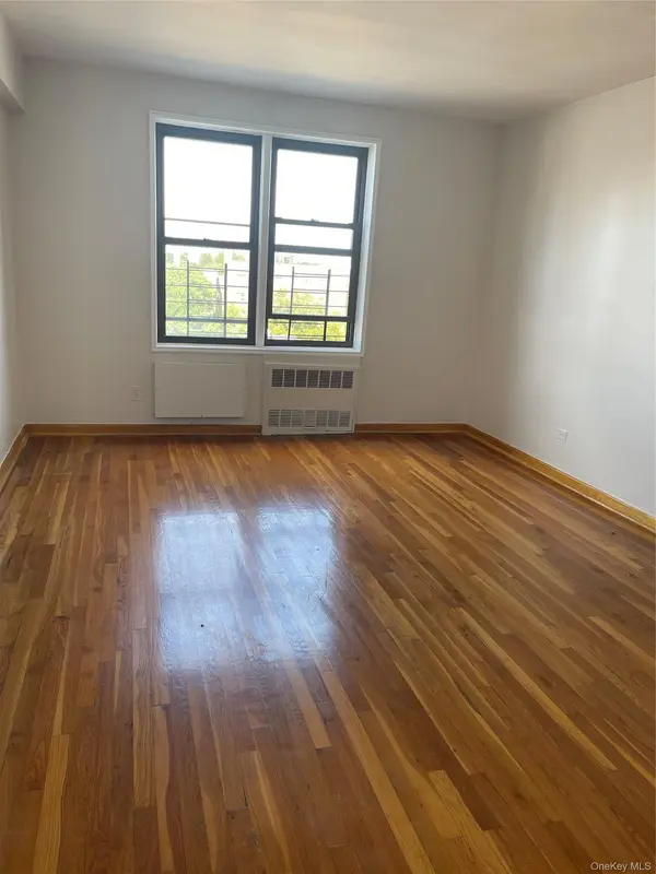 102-30 Queens Blvd #5L, Forest Hills, NY 11375