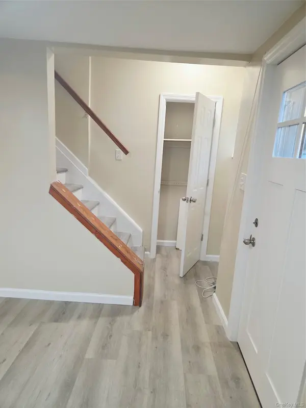 15 Lawson ST, Hempstead, NY 11550