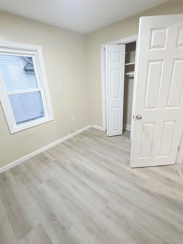 15 Lawson ST, Hempstead, NY 11550