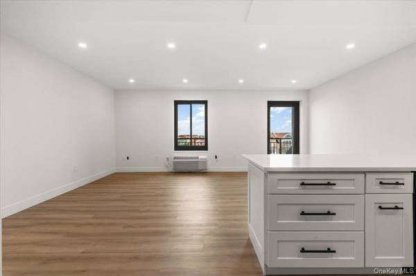 100 Broadway #4T, Long Beach, NY 11561