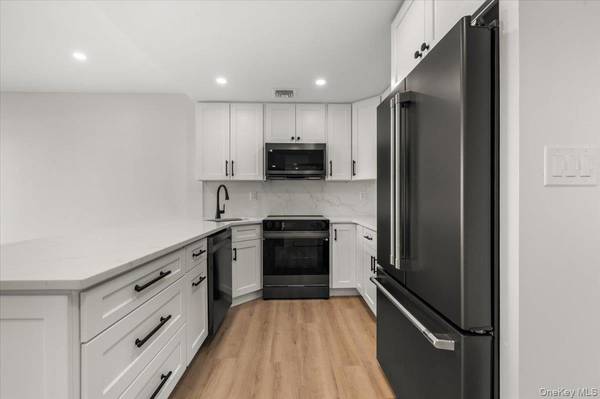100 Broadway #4T, Long Beach, NY 11561