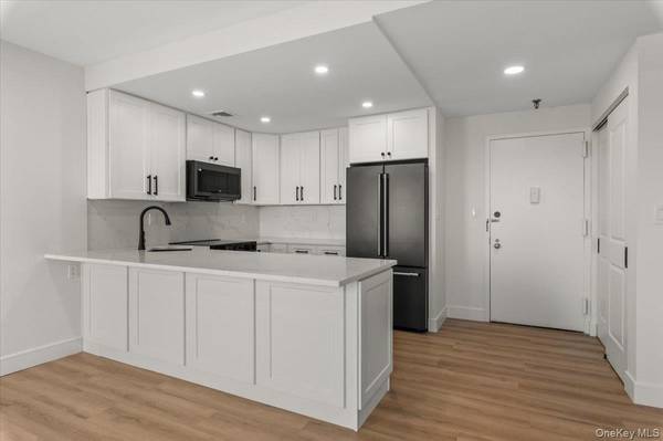 100 Broadway #4T, Long Beach, NY 11561