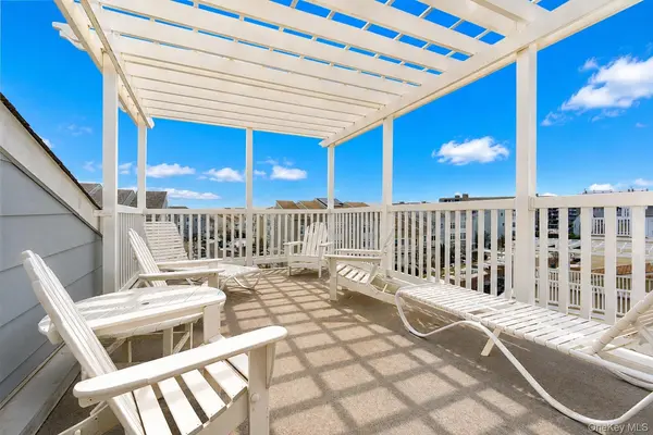 6428 Ocean AVE, Arverne, NY 11692