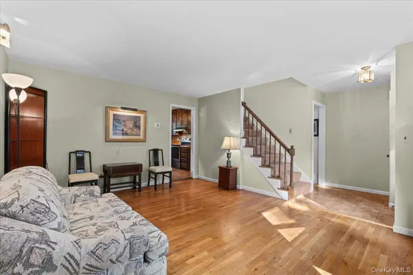 12 Gordon AVE, Bedford, NY 10506