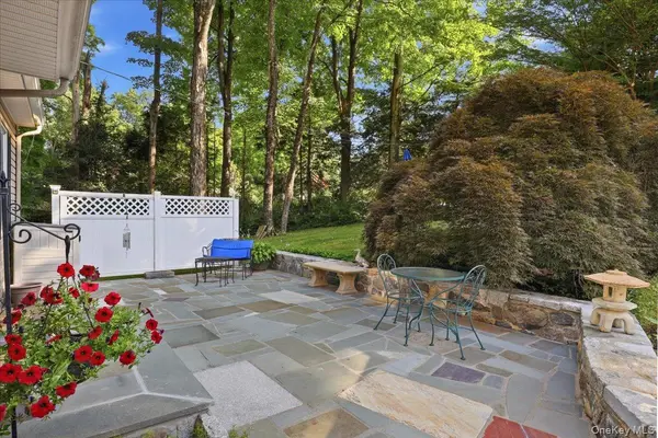 12 Gordon AVE, Bedford, NY 10506