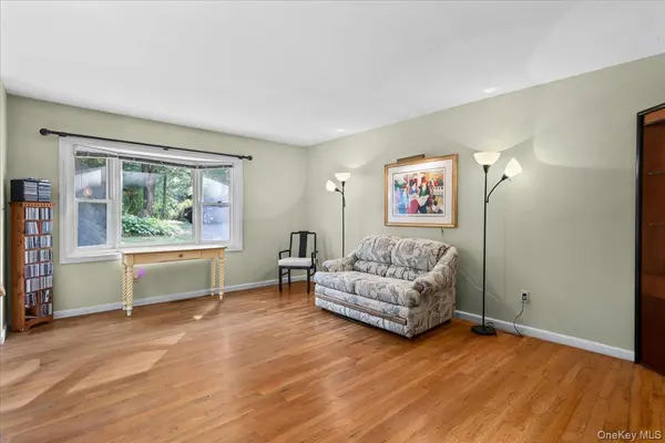 12 Gordon AVE, Bedford, NY 10506