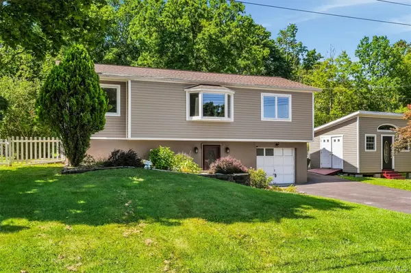 21 Trotting DR, Chester, NY 10918