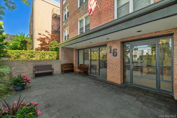 16 Main ST #2G, East Rockaway, NY 11518