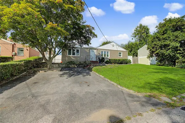 28 Roundhill DR, Yonkers, NY 10710