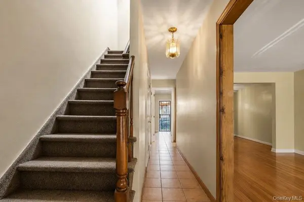 868 E 216th ST, Bronx, NY 10467