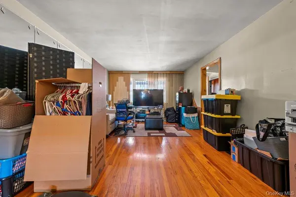 868 E 216th ST, Bronx, NY 10467