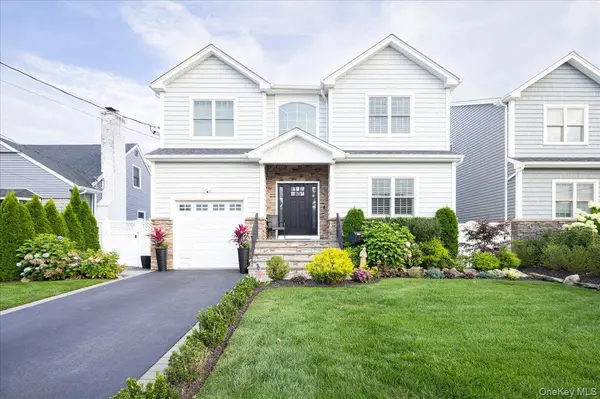 2716 Landing AVE, Bellmore, NY 11710