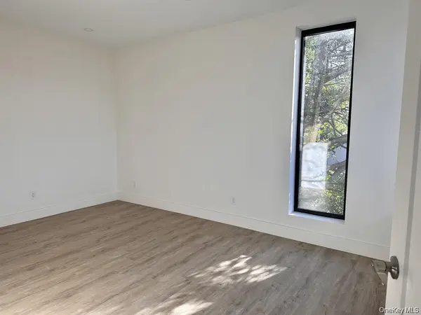 362 W MERRICK RD #207, Valley Stream, NY 11580