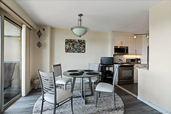 18-15 215th ST #10D, Bayside, NY 11360