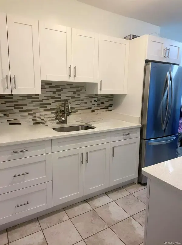 6927 169th ST, Fresh Meadows, NY 11365