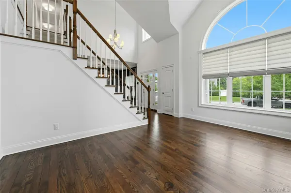 2 Jane ST, Miller Place, NY 11764