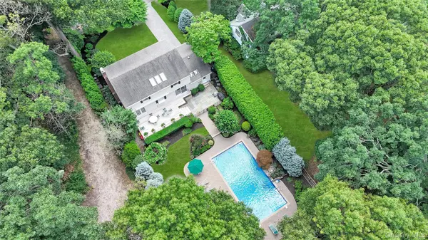 6 Crown Hill RD, Northport, NY 11768