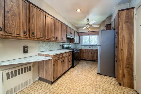 296 N Long Beach RD, Rockville Centre, NY 11570