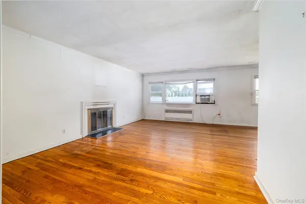 296 N Long Beach RD, Rockville Centre, NY 11570