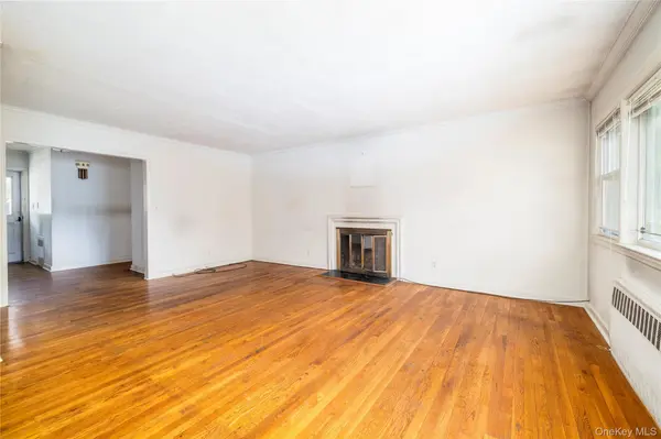 296 N Long Beach RD, Rockville Centre, NY 11570