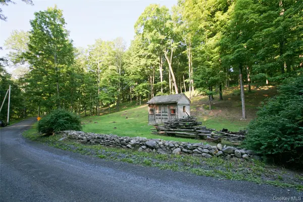 Pond RD, Rhinebeck, NY 12572