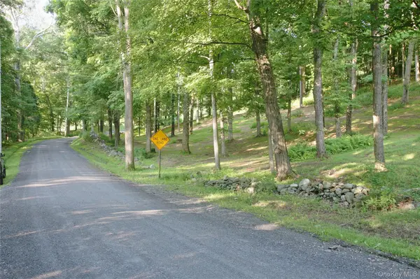 Pond RD, Rhinebeck, NY 12572