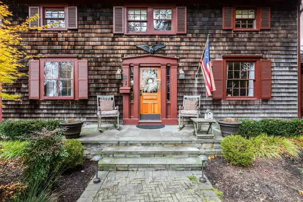 105 Academy ST, Bayport, NY 11705
