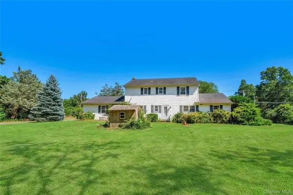 865 Peconic Bay BLVD, Laurel, NY 11948