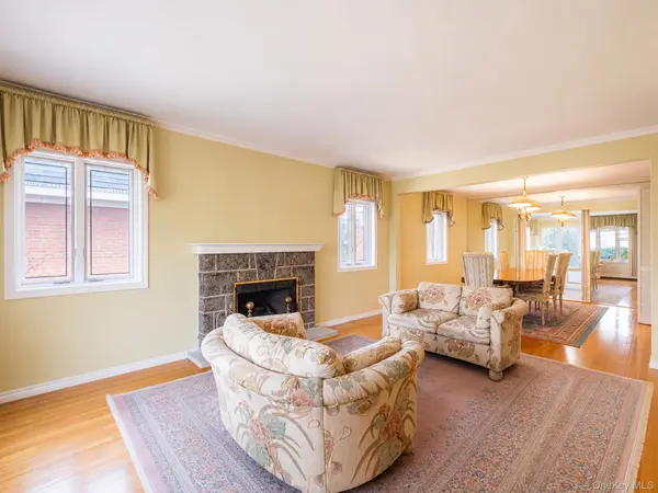 76-26 176th ST, Fresh Meadows, NY 11366