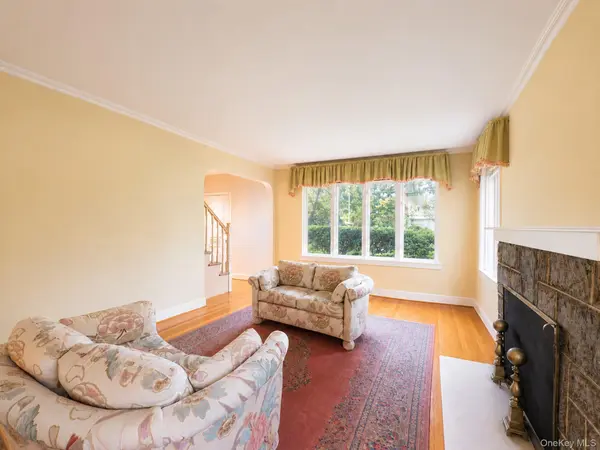 76-26 176th ST, Fresh Meadows, NY 11366