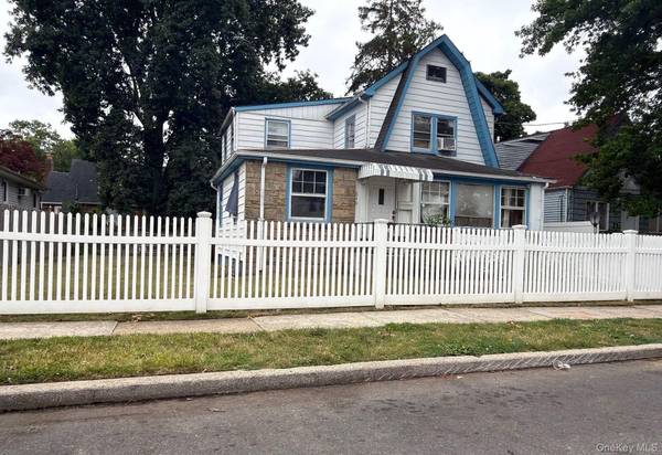 840 Kings Pkwy, Baldwin, NY 11510