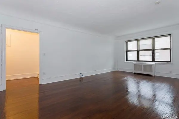 141 Wyckoff PL #4A, Woodmere, NY 11598