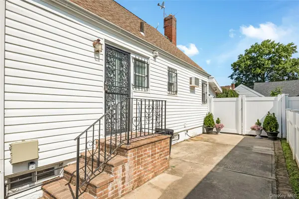 133 Booth ST, Hempstead, NY 11550