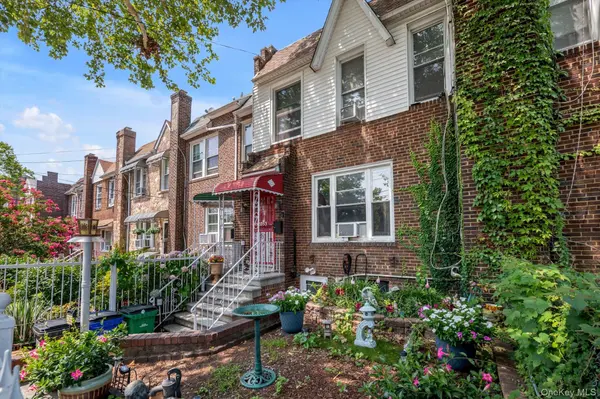 2053 Turnbull AVE, Bronx, NY 10473