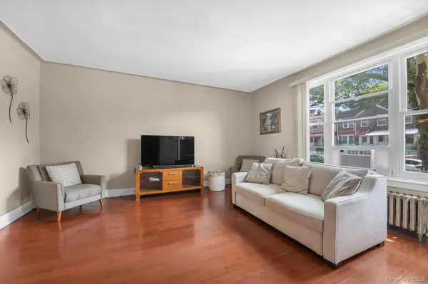 2053 Turnbull AVE, Bronx, NY 10473
