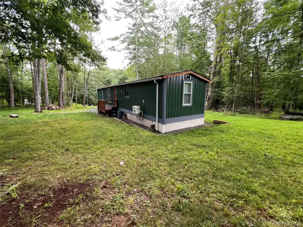 101 Lake Country LN, Narrowsburg, NY 12764
