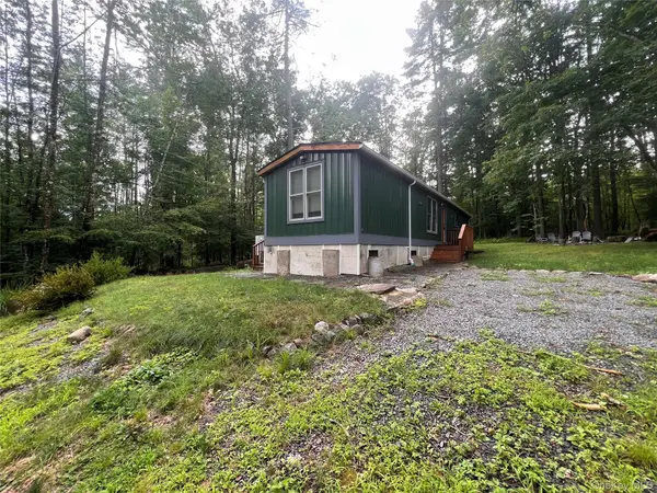 101 Lake Country LN, Narrowsburg, NY 12764
