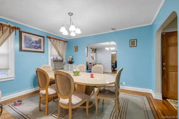 90-34 190th ST, Hollis, NY 11423
