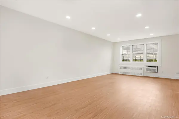 87-10 149th AVE #5N, Howard Beach, NY 11414