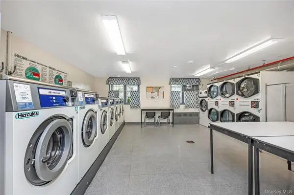 87-10 149th AVE #5N, Howard Beach, NY 11414