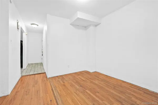 87-14 169th ST, Jamaica Hills, NY 11432