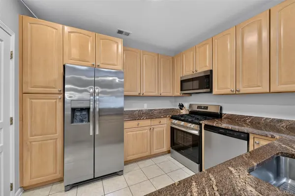 24 N De Baun AVE #305, Suffern, NY 10901