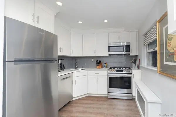 15 LEEWOOD CIR #1R, Eastchester, NY 10709