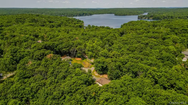 27 Elbert RD, Wurtsboro, NY 12790