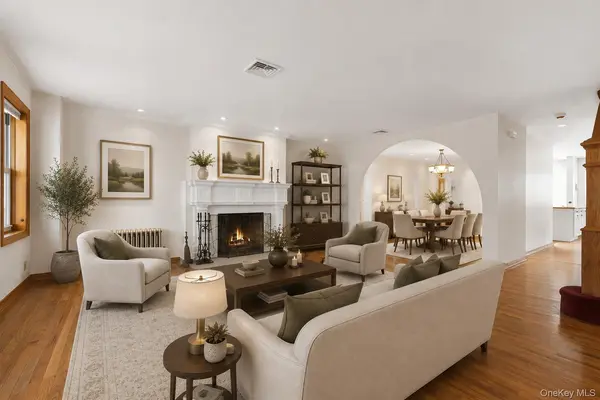 3039 36th ST, Astoria, NY 11103