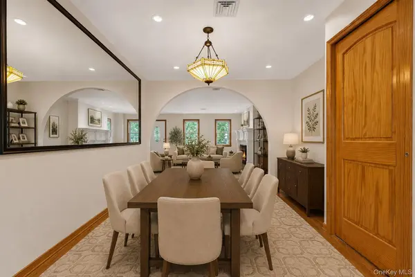 3039 36th ST, Astoria, NY 11103